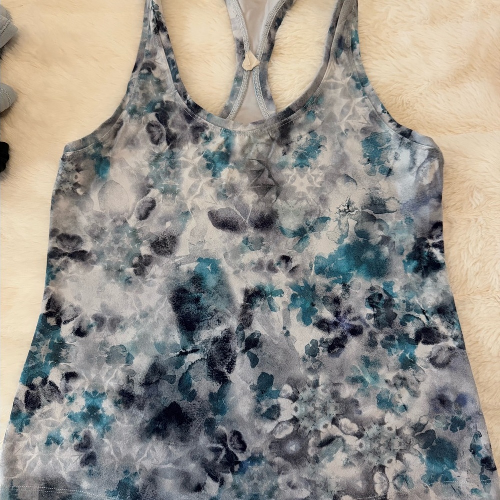 Lululemon Athletica Blue and Gray Patterned Tank Top